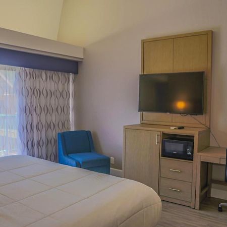 Days Inn By Wyndham Redwood City Exteriör bild
