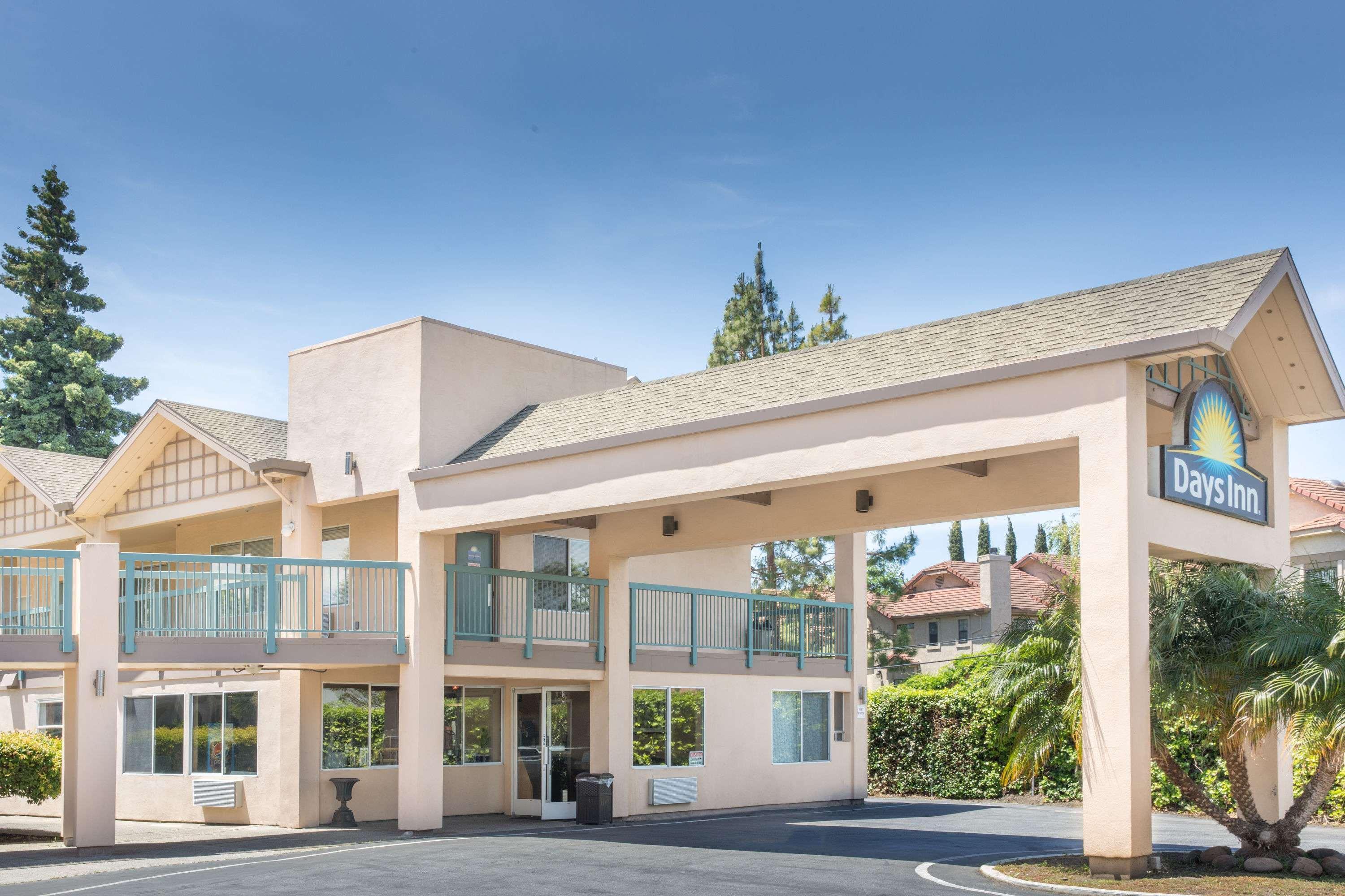 Days Inn By Wyndham Redwood City Exteriör bild